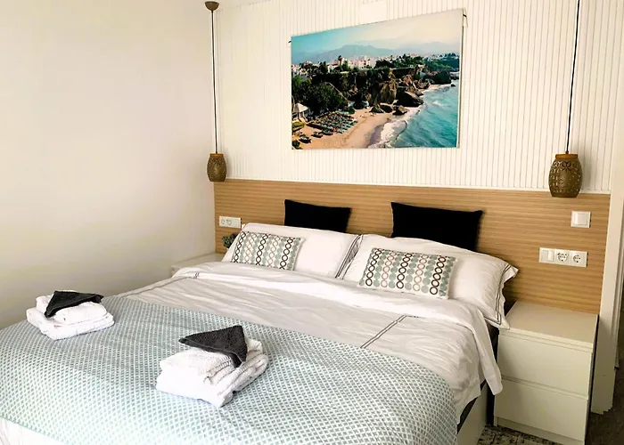 Pueblo Andaluz New Luxury Townhouse Centre Villa *